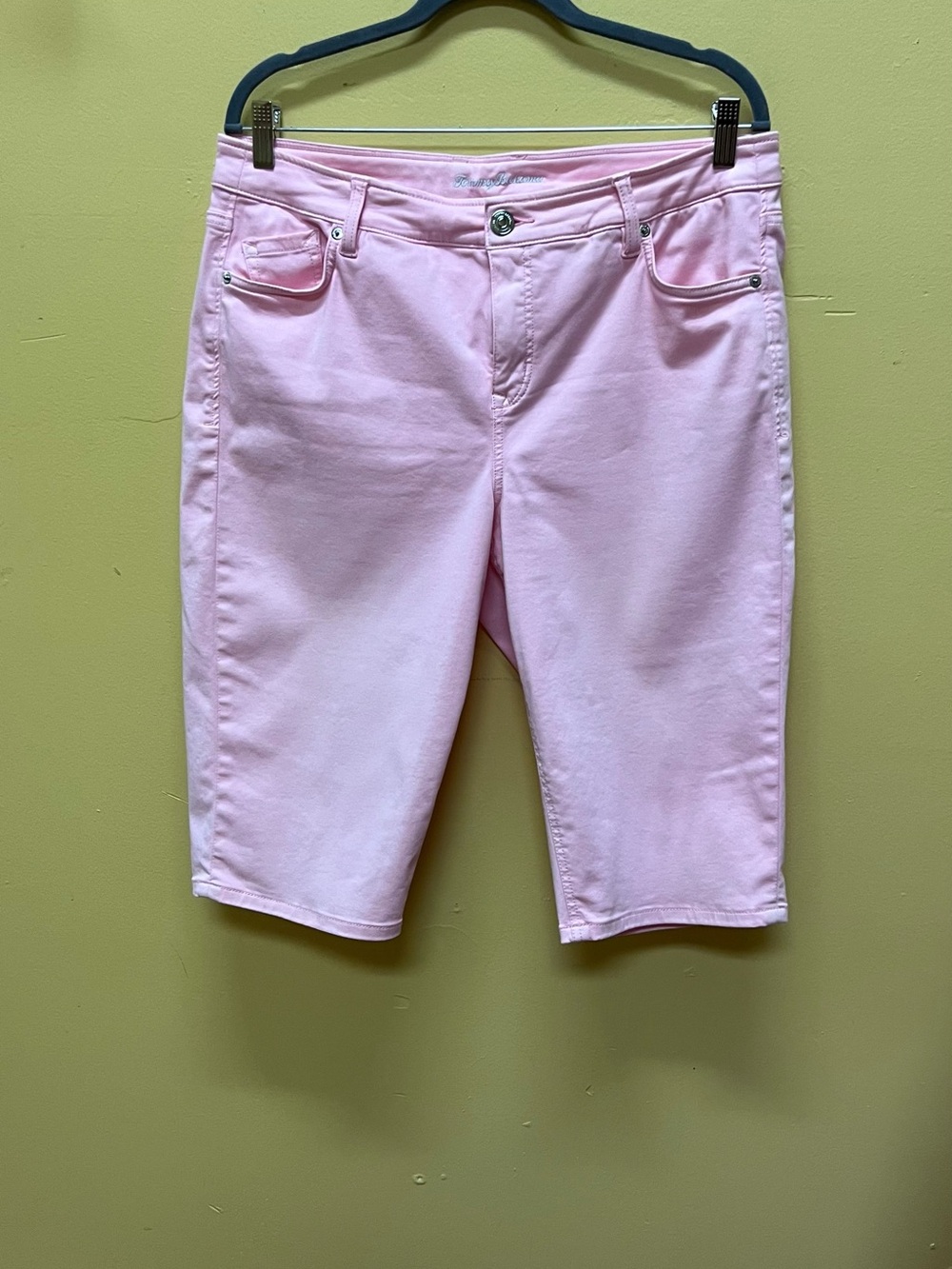 Women’s Pink Stretch Bermuda Shorts